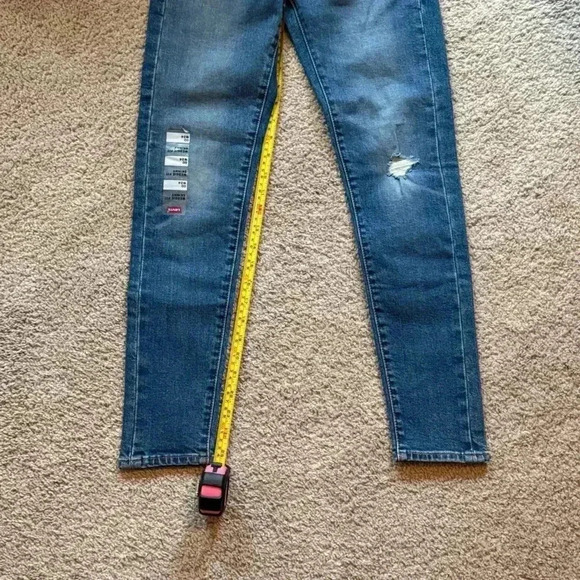 NWT! 00/W24 LEVI’S SKINNY JEANS - Picture 16 of 16